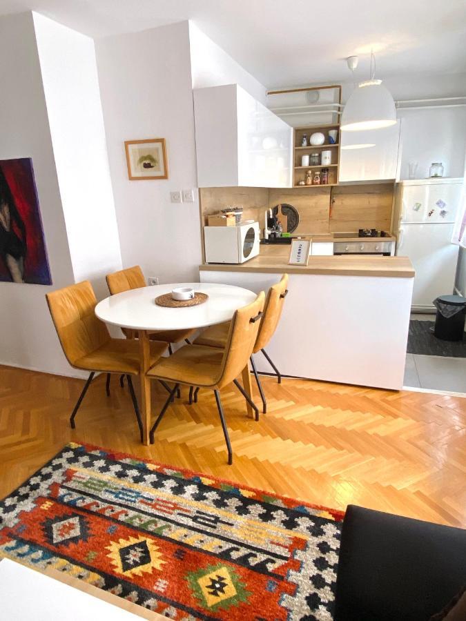 Layla'S Home Free Parking ซาราเยโว ภายนอก รูปภาพ